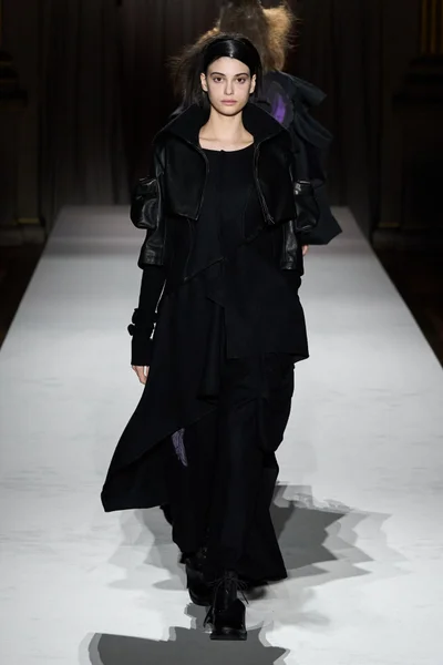 Look 25